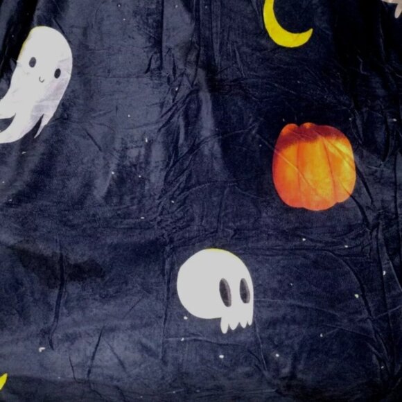 Cute Halloween Throw Blanket Ghost Pumpkin Moon Bats - Picture 3 of 7
